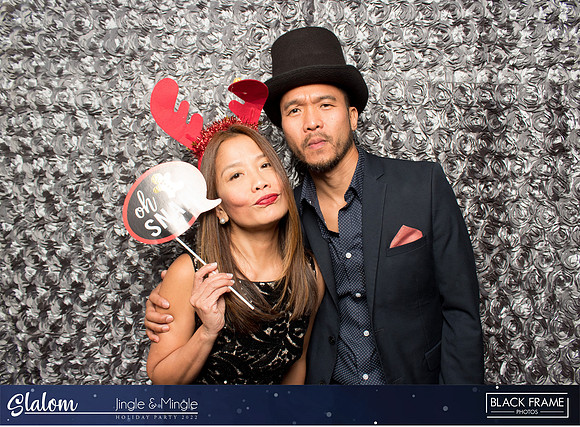 30066 - Slalom Mingle and Jingle Photobooth 2022