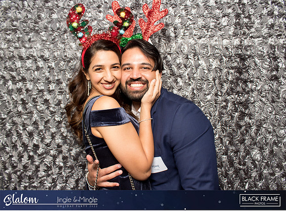 30132 - Slalom Mingle and Jingle Photobooth 2022