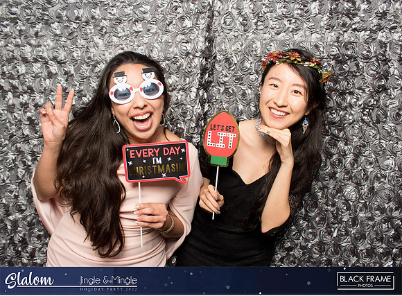 30010 - Slalom Mingle and Jingle Photobooth 2022