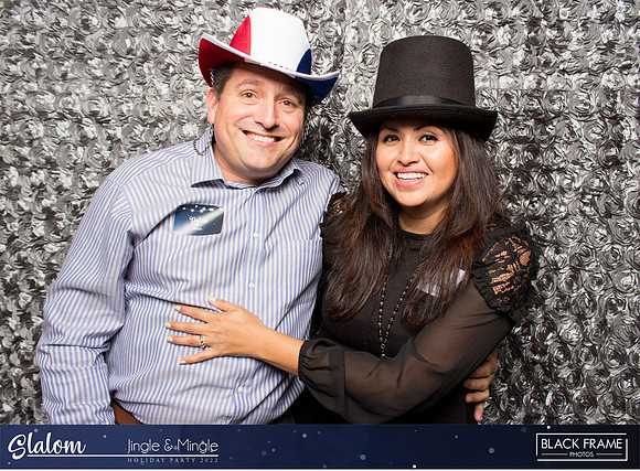 30089 - Slalom Mingle and Jingle Photobooth 2022
