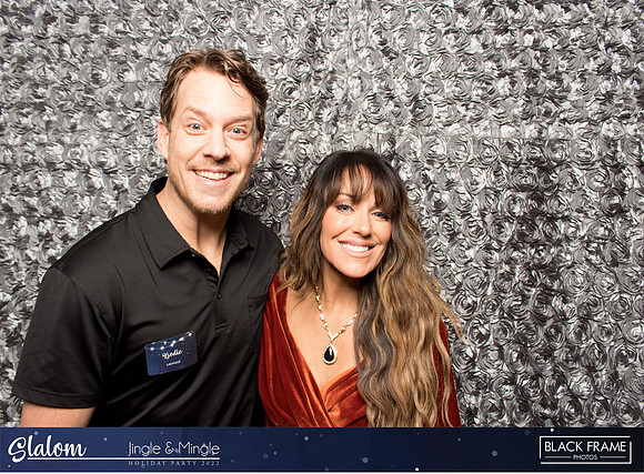 30079 - Slalom Mingle and Jingle Photobooth 2022