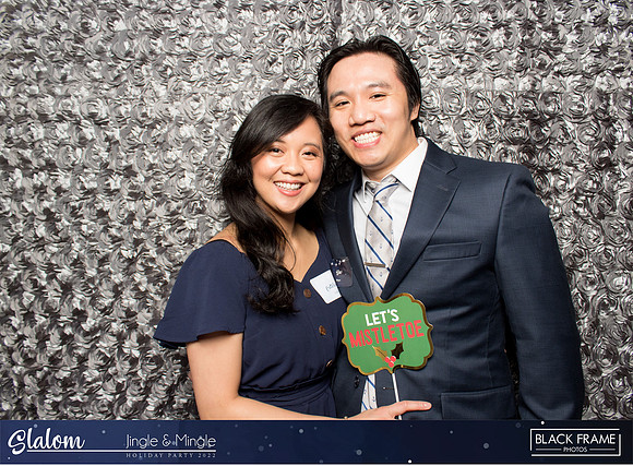 30069 - Slalom Mingle and Jingle Photobooth 2022