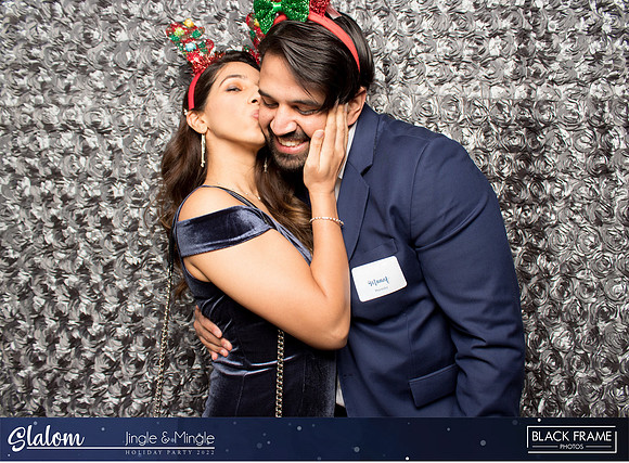 30134 - Slalom Mingle and Jingle Photobooth 2022