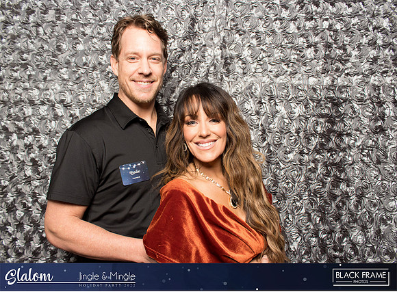 30080 - Slalom Mingle and Jingle Photobooth 2022