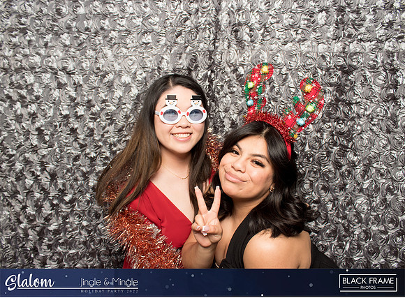 30194 - Slalom Mingle and Jingle Photobooth 2022
