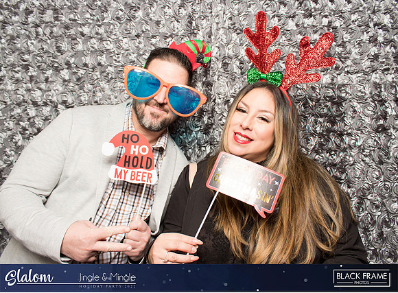 30155 - Slalom Mingle and Jingle Photobooth 2022