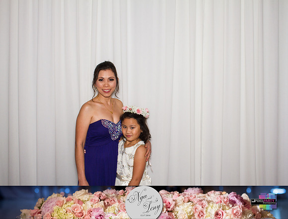 50001 - Nga + Tony Photobooth