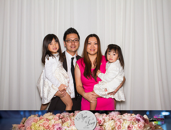 50015 - Nga + Tony Photobooth