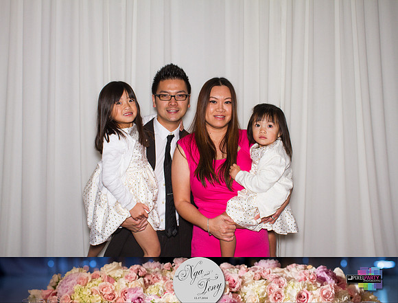 50016 - Nga + Tony Photobooth
