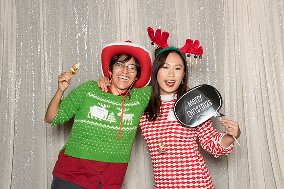 10008 - Forvis Mazars Holiday Photobooth 2025