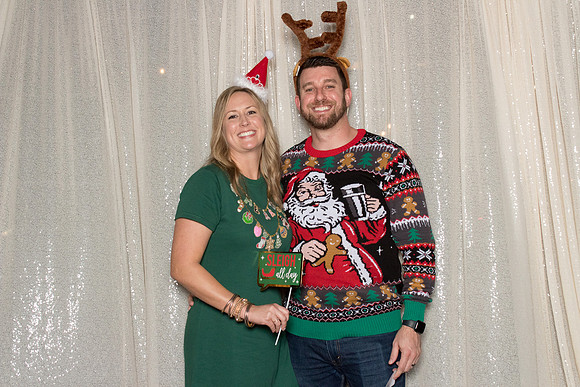 10005 - Forvis Mazars Holiday Photobooth 2025
