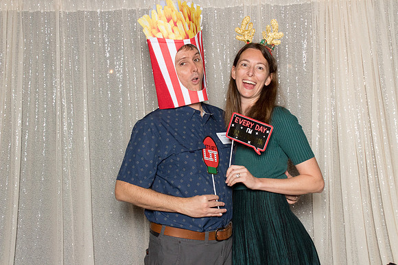 10010 - Forvis Mazars Holiday Photobooth 2025