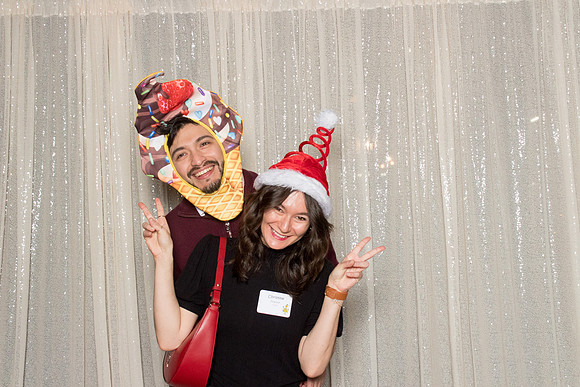 10014 - Forvis Mazars Holiday Photobooth 2025