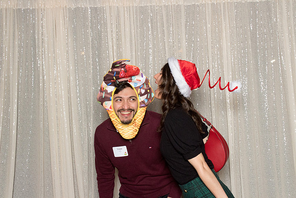 10013 - Forvis Mazars Holiday Photobooth 2025