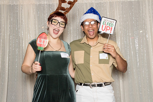 10018 - Forvis Mazars Holiday Photobooth 2025