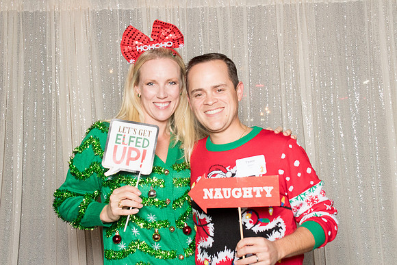 10021 - Forvis Mazars Holiday Photobooth 2025