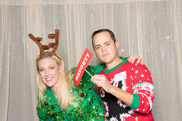 10023 - Forvis Mazars Holiday Photobooth 2025