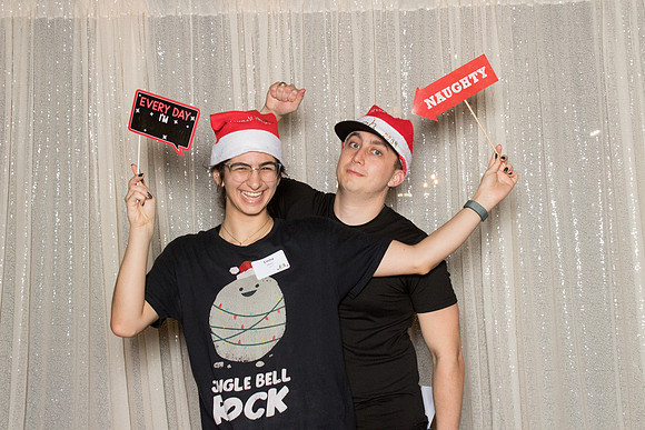 10028 - Forvis Mazars Holiday Photobooth 2025