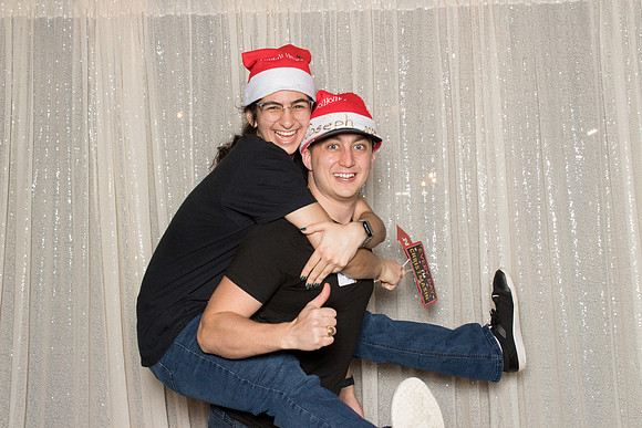 10029 - Forvis Mazars Holiday Photobooth 2025