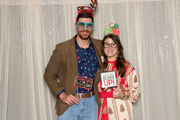 10033 - Forvis Mazars Holiday Photobooth 2025