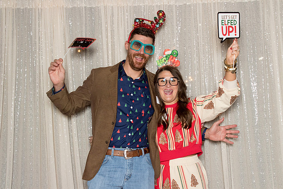 10035 - Forvis Mazars Holiday Photobooth 2025