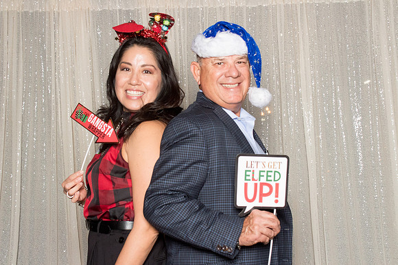 10038 - Forvis Mazars Holiday Photobooth 2025