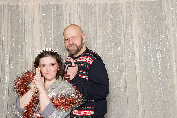 10047 - Forvis Mazars Holiday Photobooth 2025