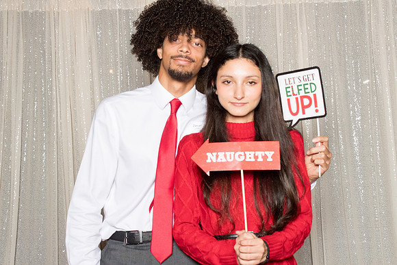 10048 - Forvis Mazars Holiday Photobooth 2025