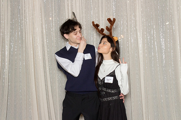 10058 - Forvis Mazars Holiday Photobooth 2025