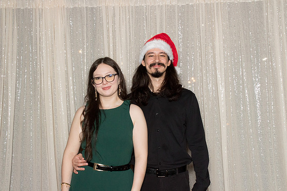 10056 - Forvis Mazars Holiday Photobooth 2025