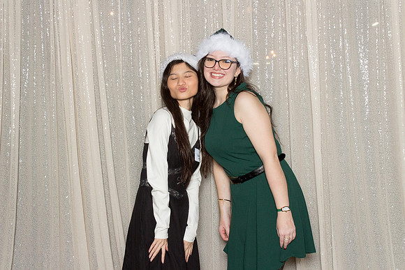 10064 - Forvis Mazars Holiday Photobooth 2025