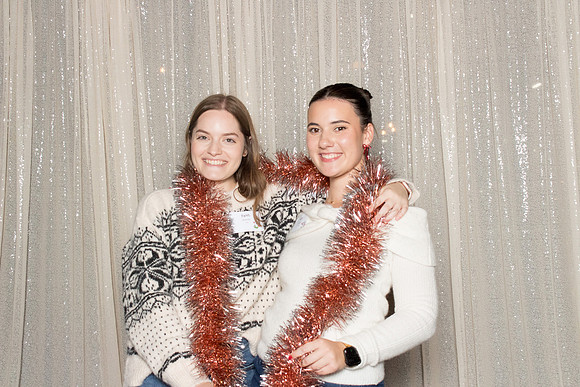 10066 - Forvis Mazars Holiday Photobooth 2025