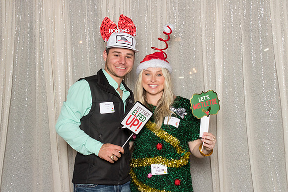 10072 - Forvis Mazars Holiday Photobooth 2025