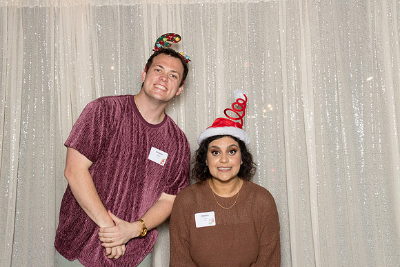 10080 - Forvis Mazars Holiday Photobooth 2025