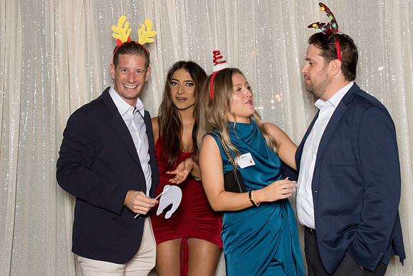 10088 - Forvis Mazars Holiday Photobooth 2025