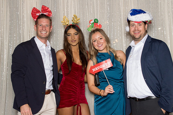 10091 - Forvis Mazars Holiday Photobooth 2025