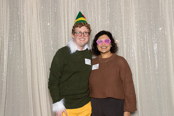 10093 - Forvis Mazars Holiday Photobooth 2025