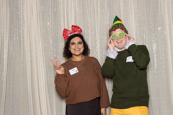 10094 - Forvis Mazars Holiday Photobooth 2025