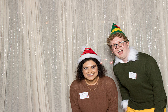 10095 - Forvis Mazars Holiday Photobooth 2025