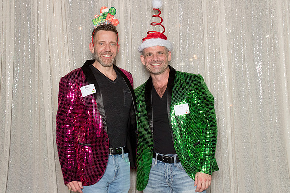 10096 - Forvis Mazars Holiday Photobooth 2025