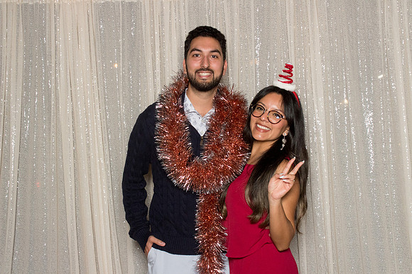 10098 - Forvis Mazars Holiday Photobooth 2025