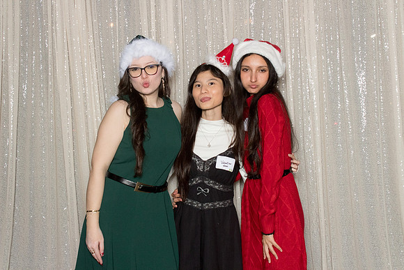 10102 - Forvis Mazars Holiday Photobooth 2025