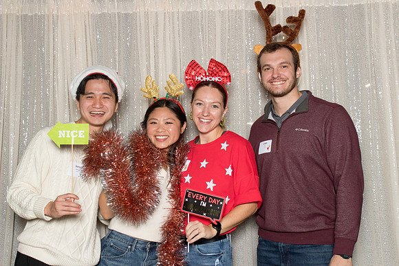10104 - Forvis Mazars Holiday Photobooth 2025