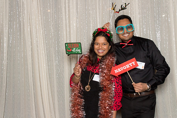 10110 - Forvis Mazars Holiday Photobooth 2025