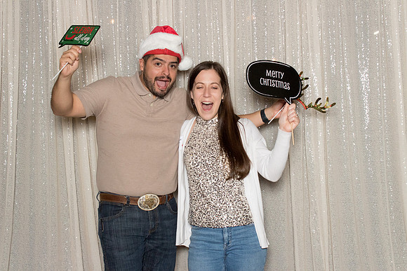 10117 - Forvis Mazars Holiday Photobooth 2025