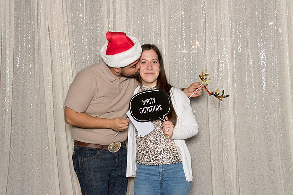 10118 - Forvis Mazars Holiday Photobooth 2025
