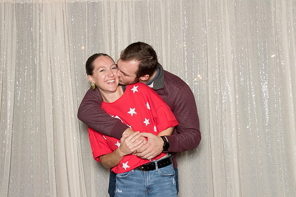 10121 - Forvis Mazars Holiday Photobooth 2025