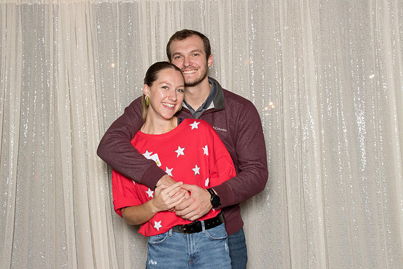 10120 - Forvis Mazars Holiday Photobooth 2025