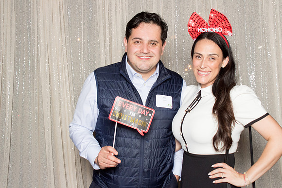 10131 - Forvis Mazars Holiday Photobooth 2025