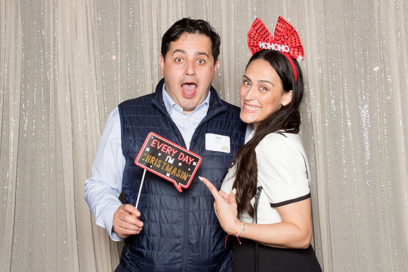 10132 - Forvis Mazars Holiday Photobooth 2025